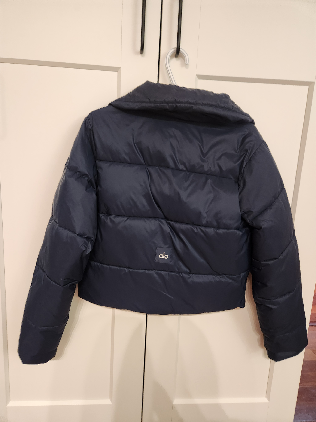 ALO Yoga Gold Rush Puffer Jacket - Navy Color xs - photo 3