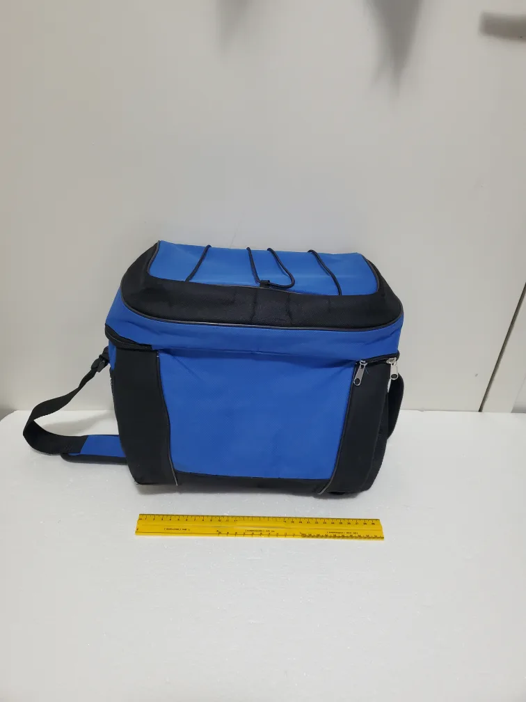 BACK TO SCHOOL:2 Insulated Lunch Bags (2 for $5) image indicator(3)