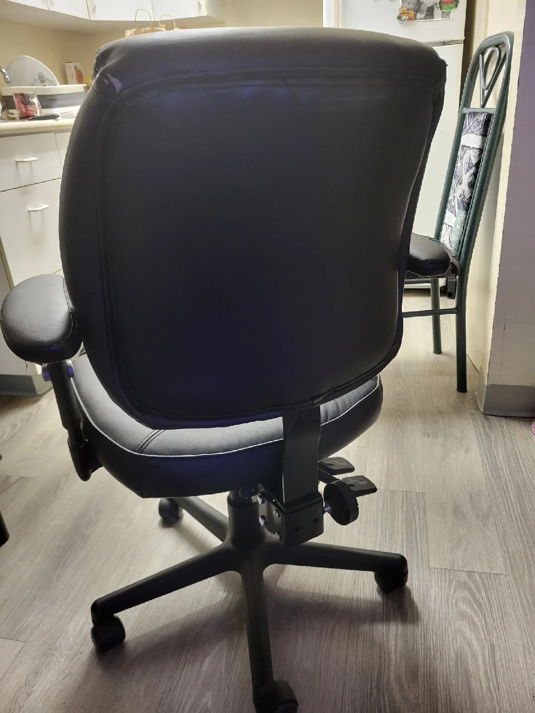 Black Office Chair image indicator(3)