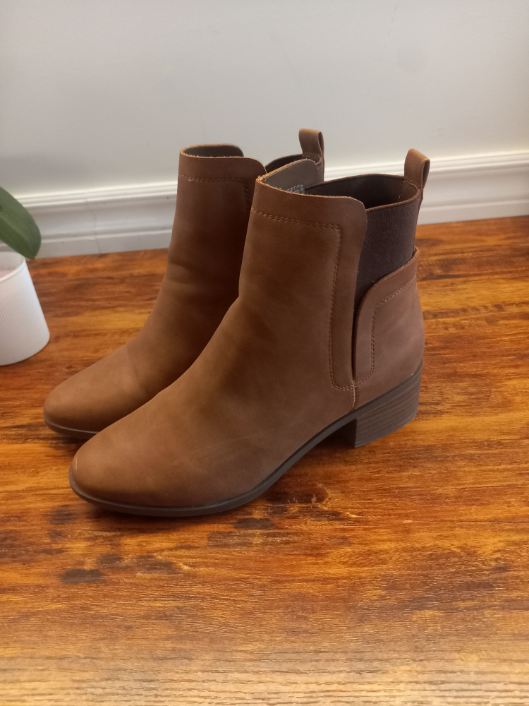 Call It Spring Brown Ankle Boots - Size 5