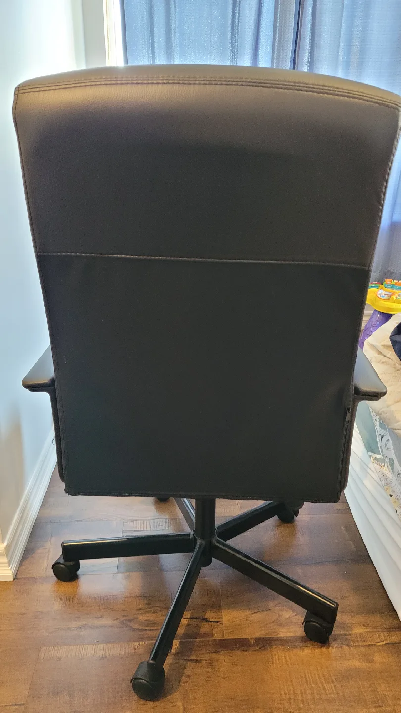 Beautiful and comfortable IKEA Black Office Chair image indicator(4)