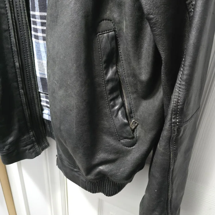 Mens Danier Black Leather Jacket - Size L image indicator(6)