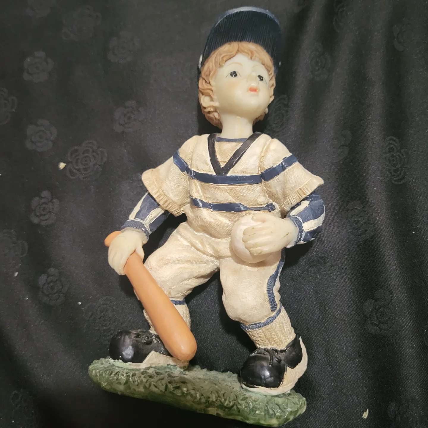Baseball Player Figurine thumbnail