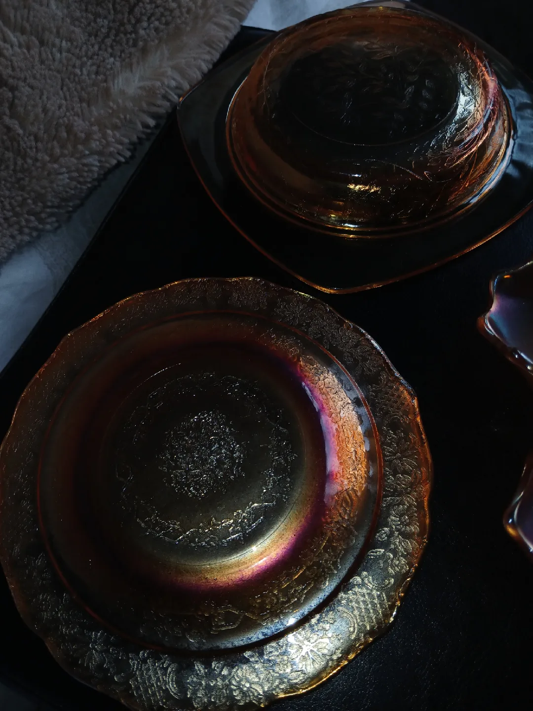 Vintage Iridescent Carnival Glass Bowls / ash trays image indicator(4)