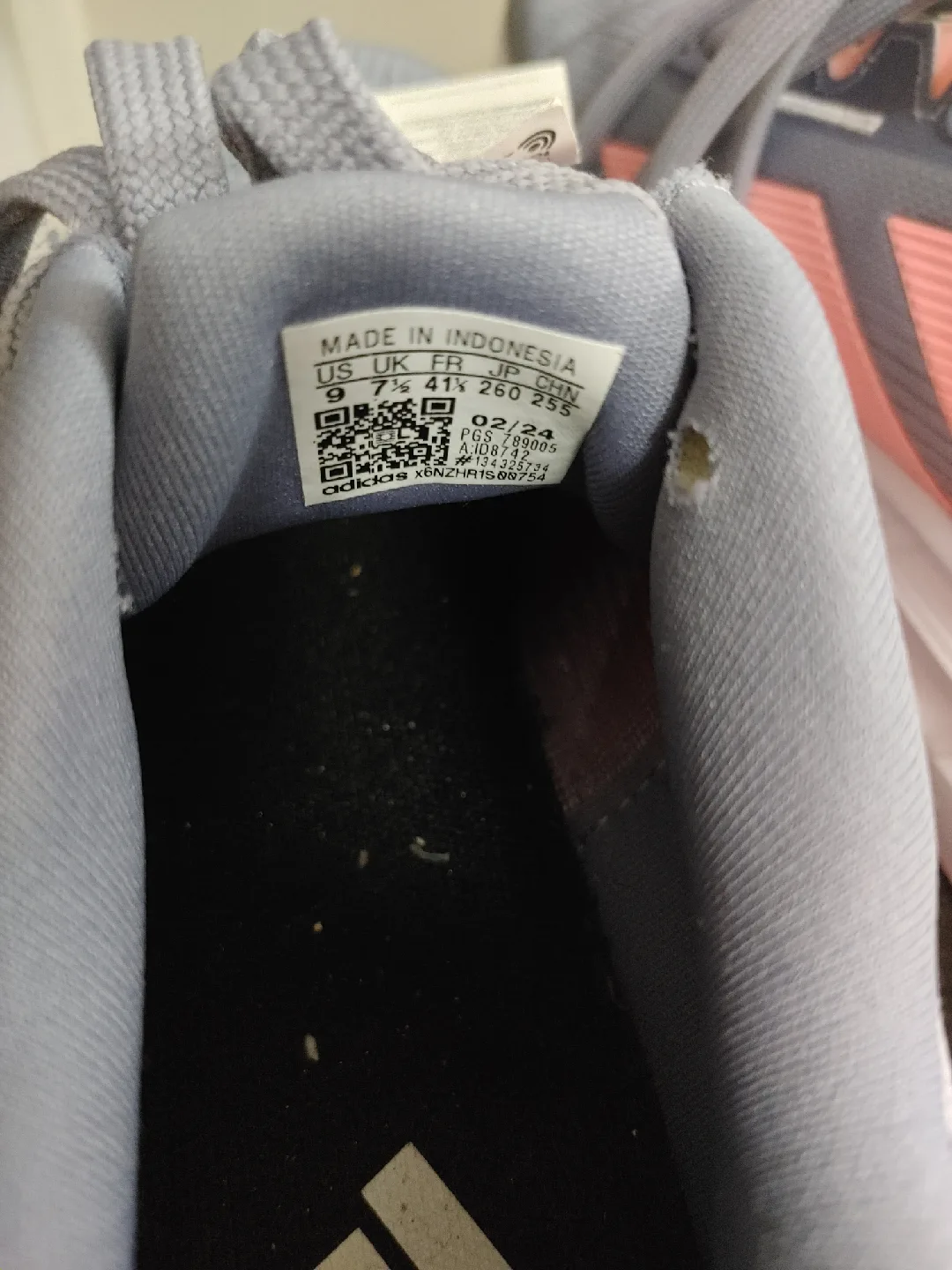 New Adidas Running Shoes - Size US 9 image indicator(7)