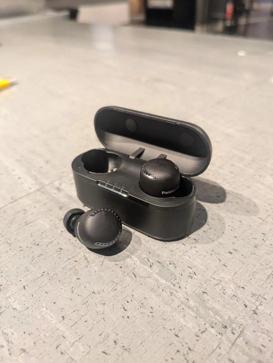 Panasonic RZ-S500W Wireless Earbuds image indicator(2)