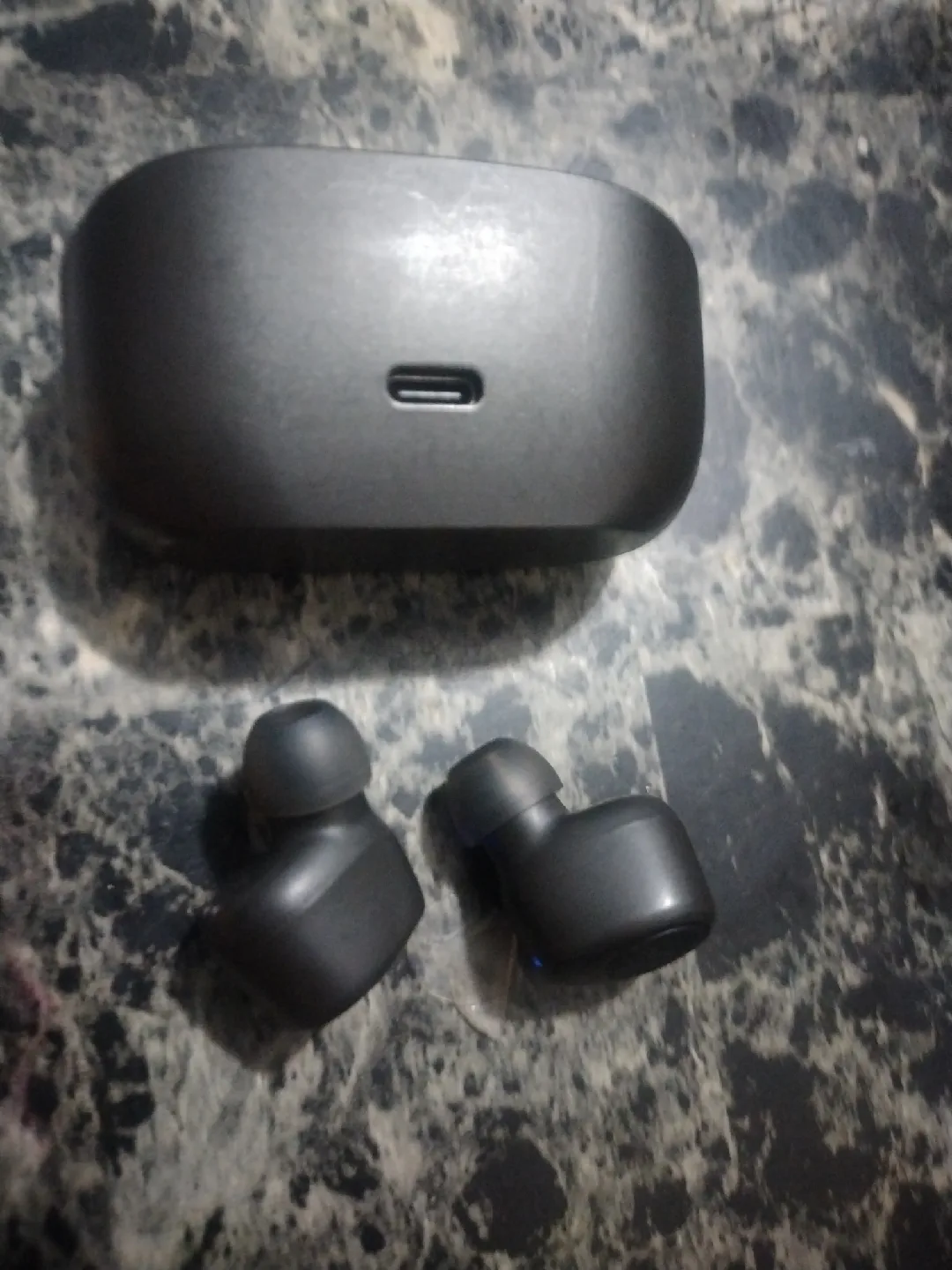 JBL Wireless Earbuds image indicator(3)