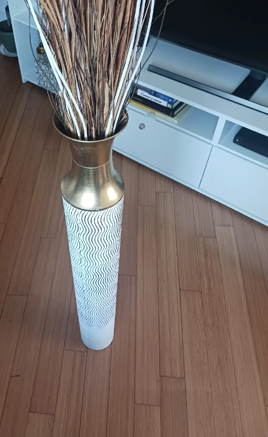 🌿 Decorative Gold White Modern Vase with Dried Grasses image indicator(6)