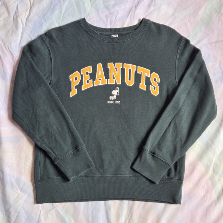 UNIQLO x UT Peanuts Green Sweater