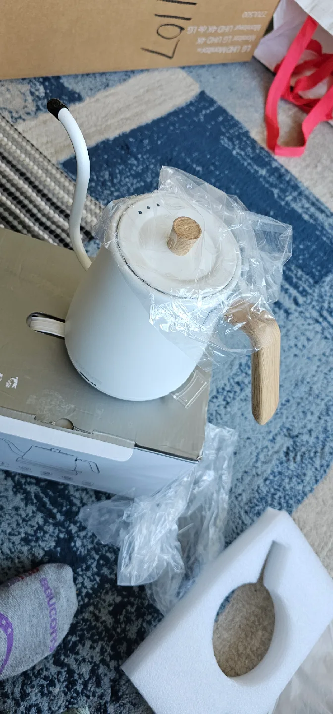 Electric Kettle with Precise Temperature Control thumbnail