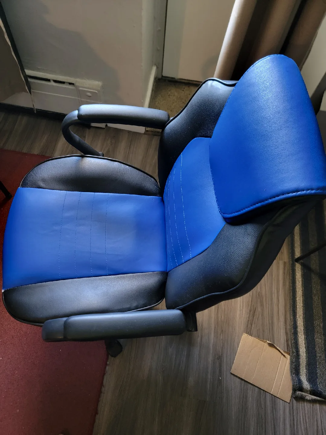 Blue and Black Gaming Chair image indicator(3)