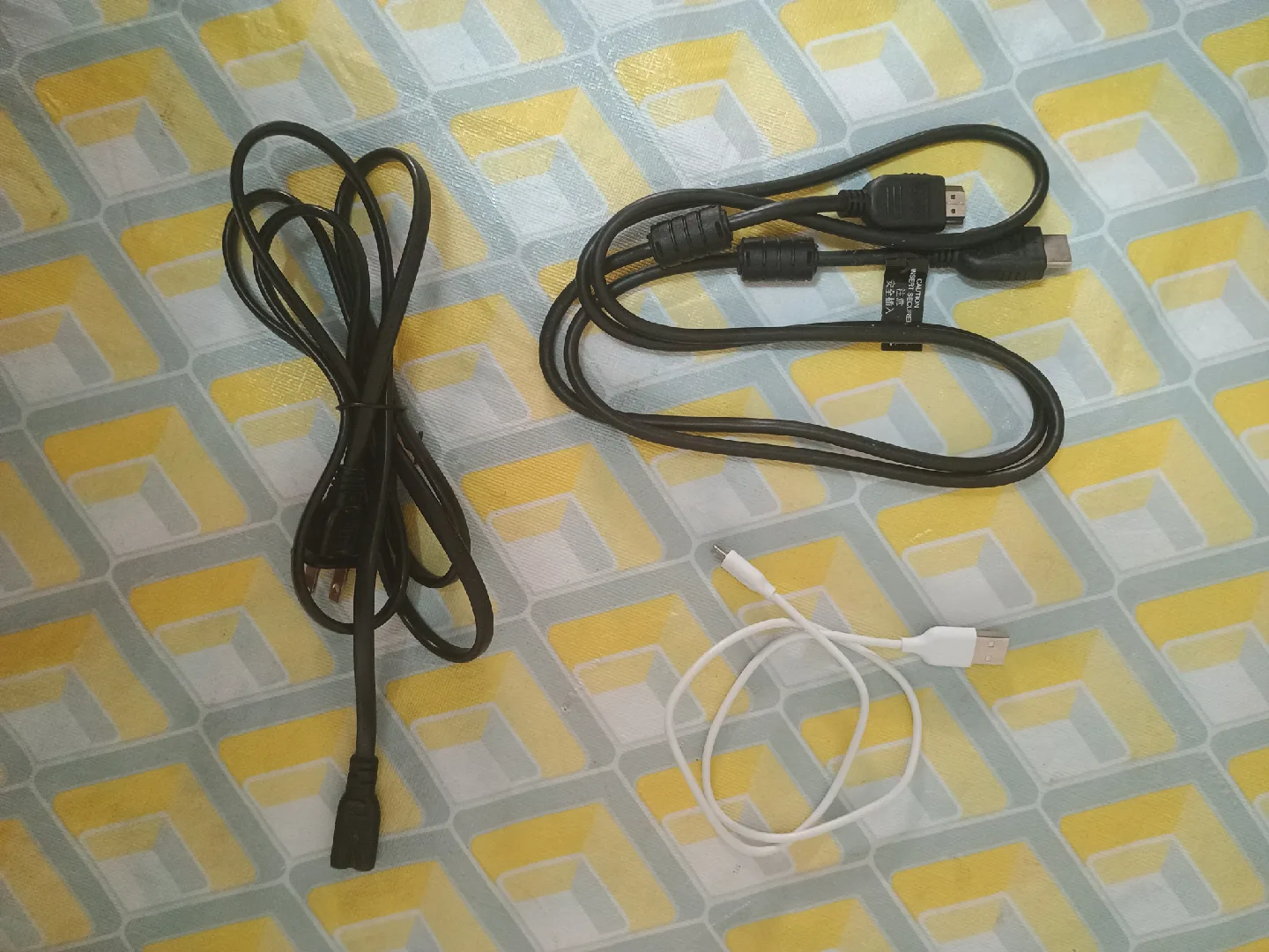 PlayStation 4 + Original Controller + 5 Popular Games image indicator(4)