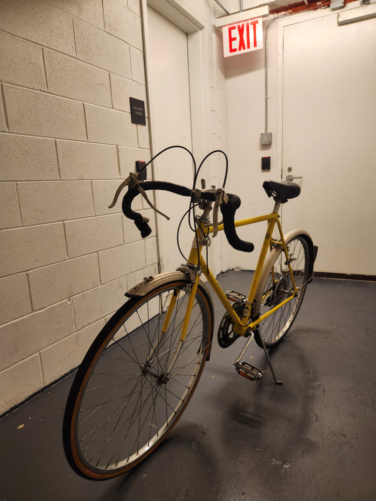 Vintage World Traveler Yellow Road Bike