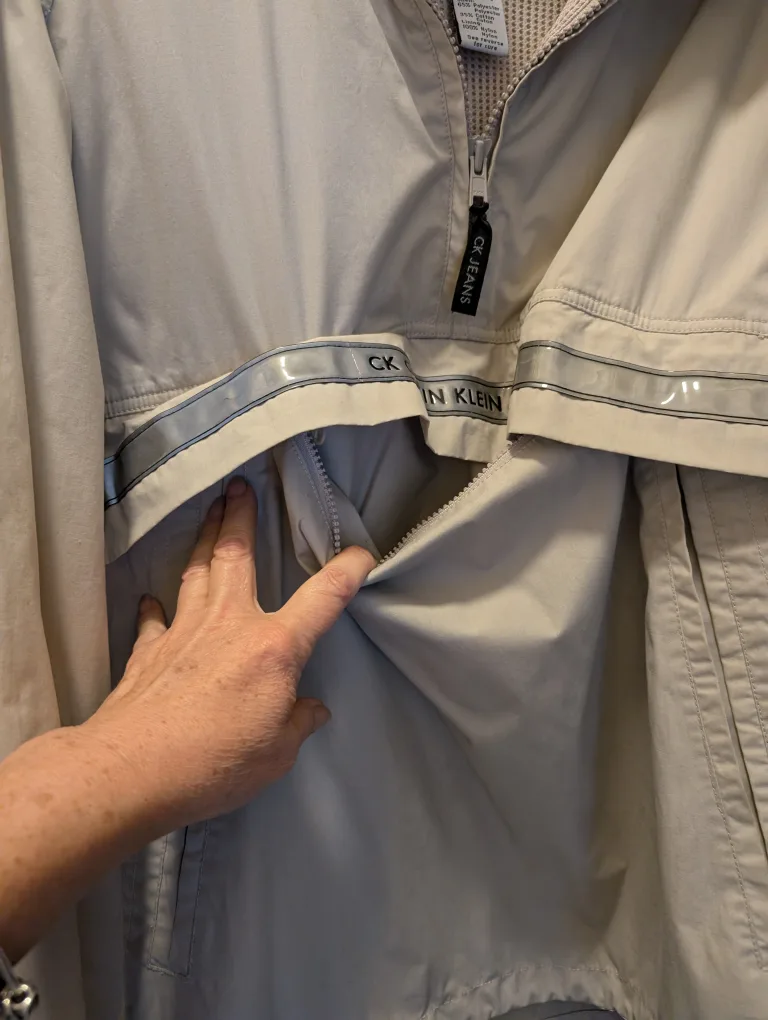 CK Hooded Windbreaker Reflective Hiking Coat image indicator(2)