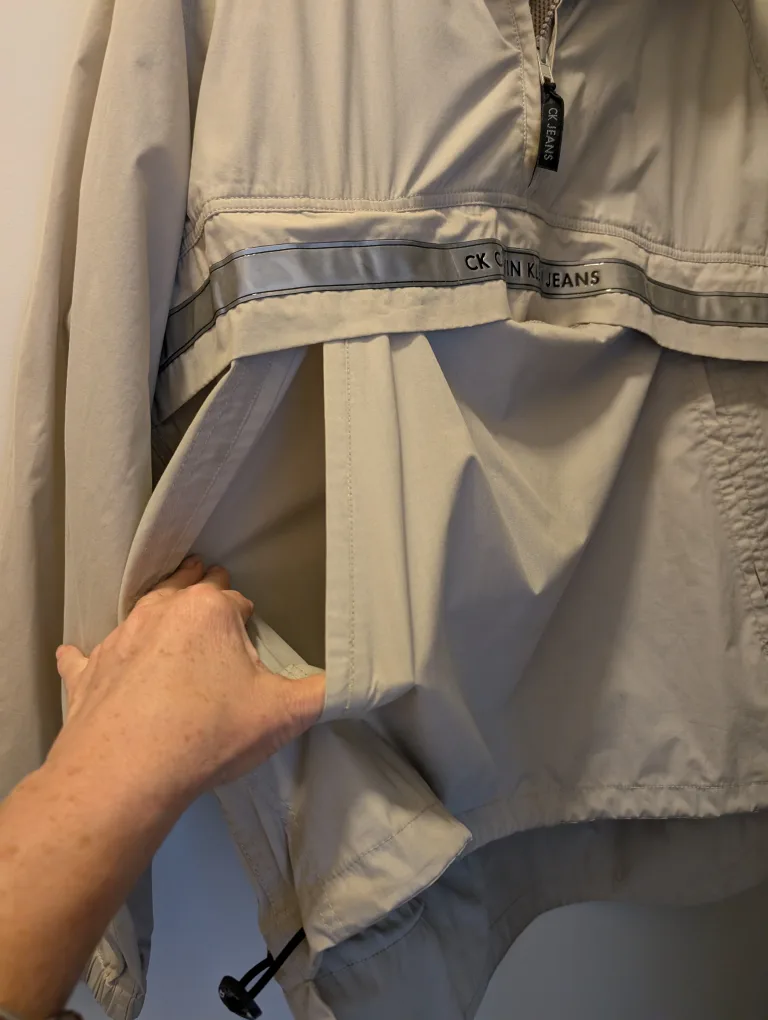 CK Hooded Windbreaker Reflective Hiking Coat image indicator(3)