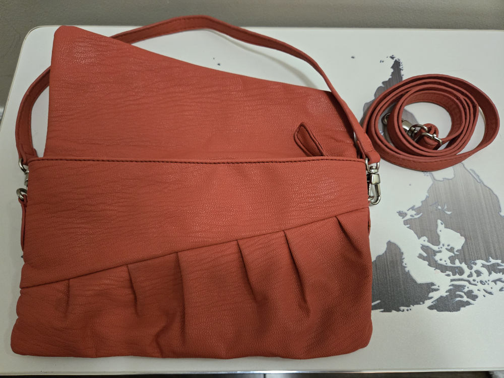 UB Coral Clutch Purse - photo 2
