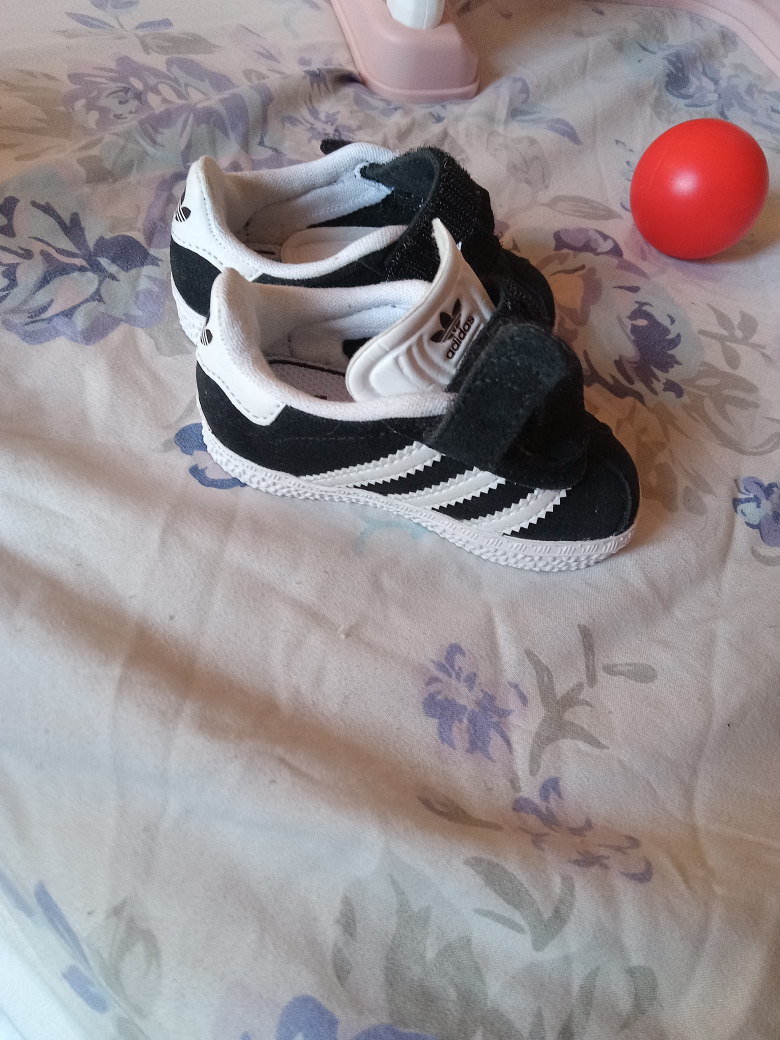 Adidas Toddler Black/White Sneakers - photo 2