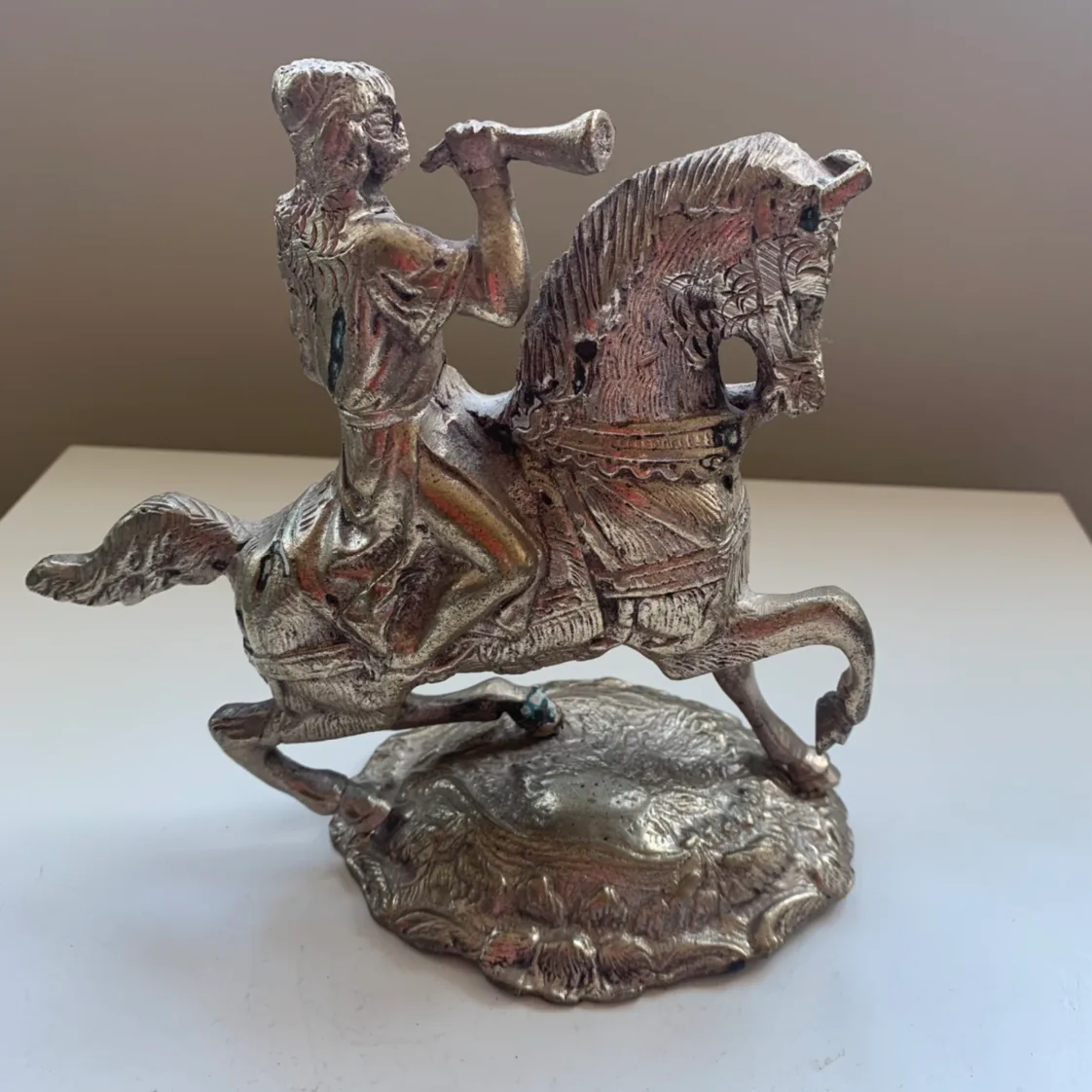 Antique warrior metal statue image indicator(3)
