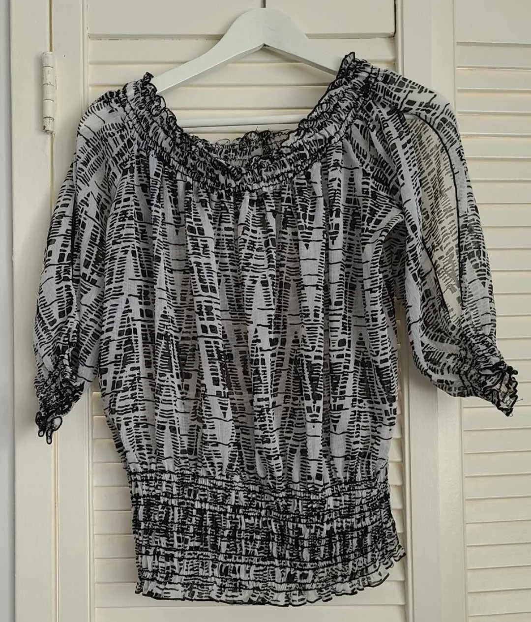 White & Black Patterned Blouse size small thumbnail