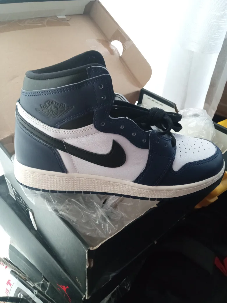 Nike Air Jordan 1 High OG "Midnight Navy" - Youth Size 6Y thumbnail