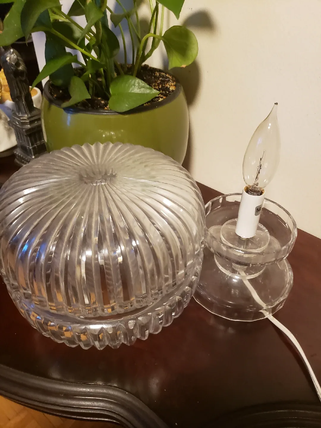 Clear Glass Ribbed Table Lamp image indicator(6)