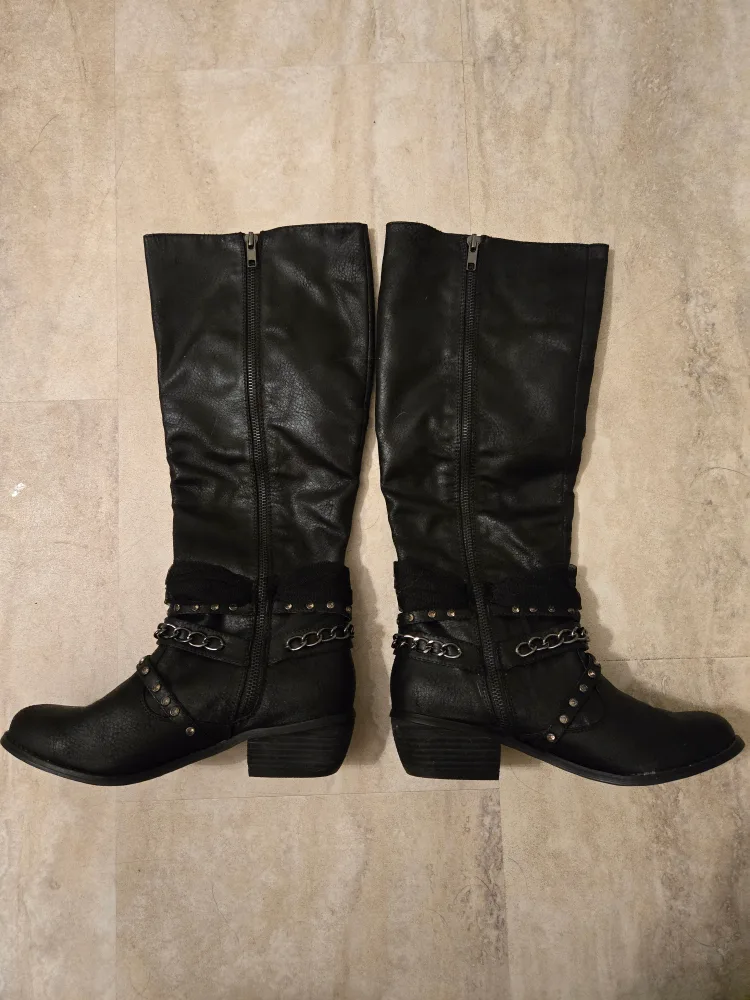 New Black Knee-High Boots with Chain Detail image indicator(3)