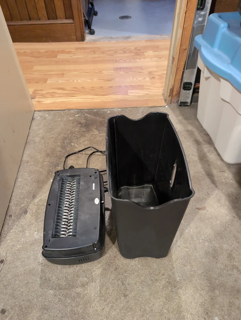 Aurora ShredSafe AU675XB Paper Shredder image indicator(5)