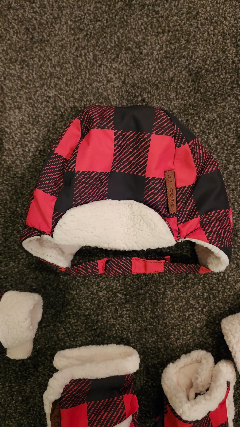 JJ Cole Baby Hat, Booties, and Mittens Set image indicator(2)