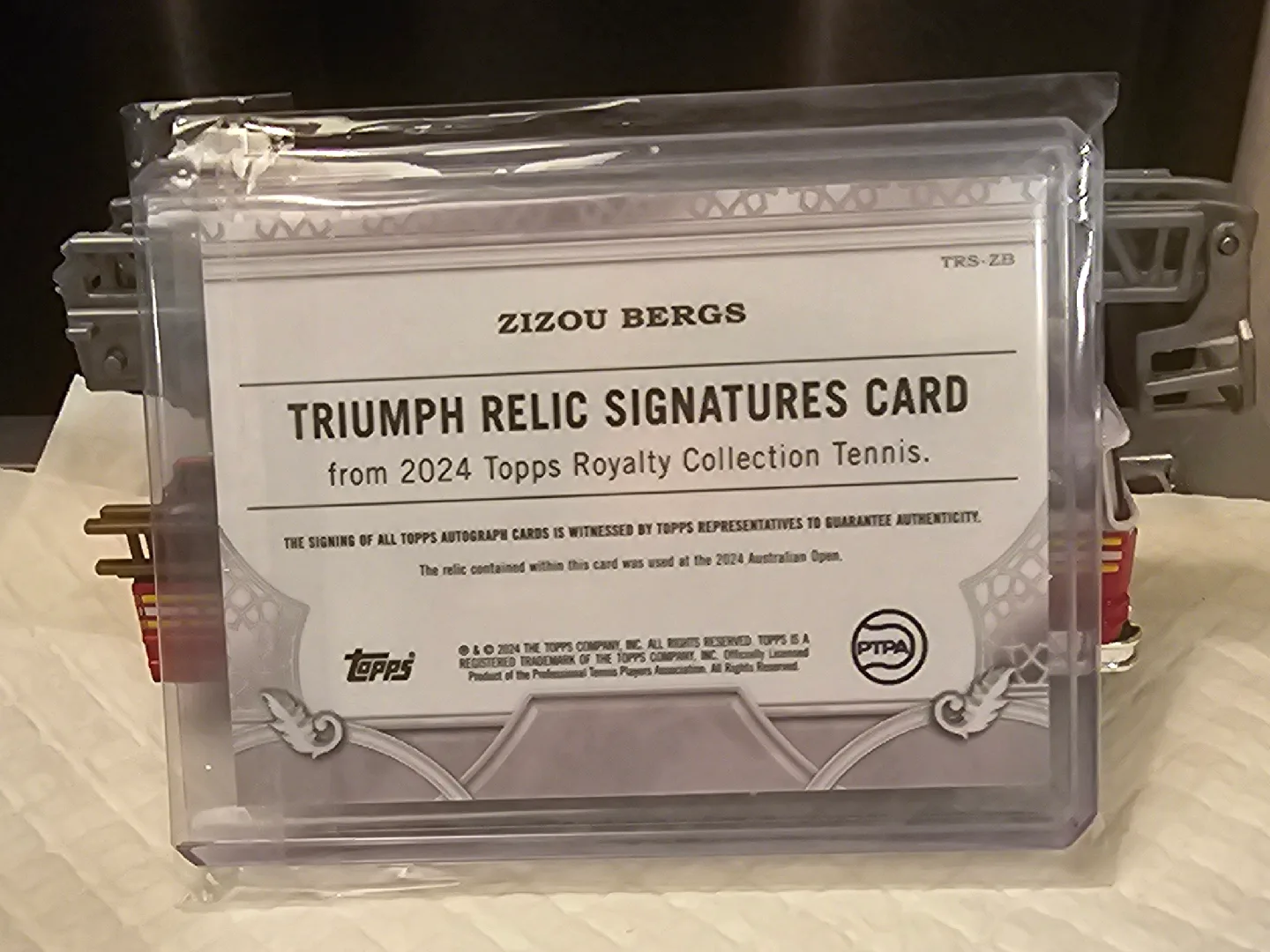 Zizou Bergs Topps Relic Signatures Card image indicator(2)