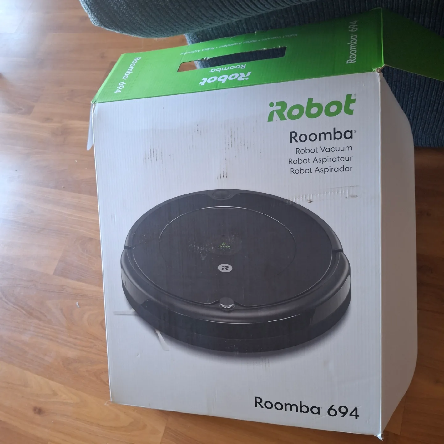 iRobot Roomba 694 Robot Vacuum thumbnail