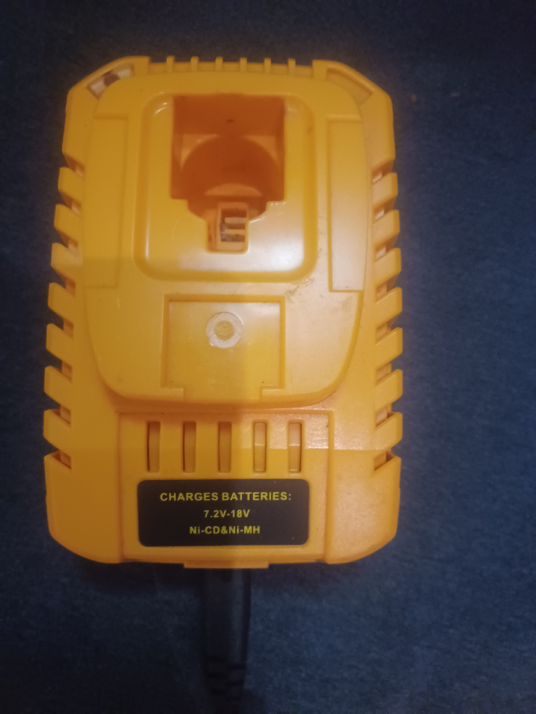 battery charger  DeWalt
