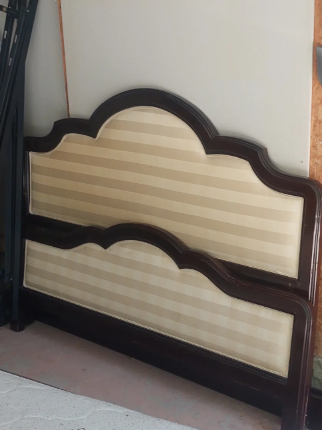 Queen Size Bed Four Pieces 🥕 thumbnail