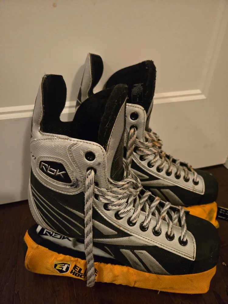 Reebok Ice Hockey Skates - Size 8 image indicator(2)