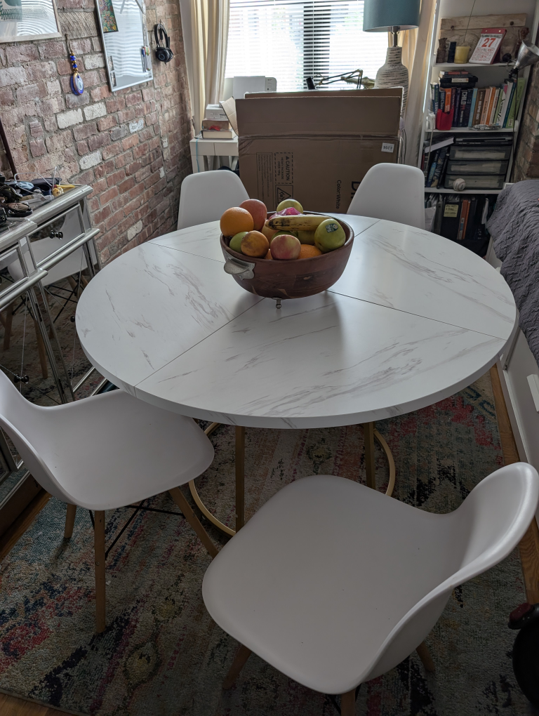 BRAND NEW Elegant dining table + 4 chairs