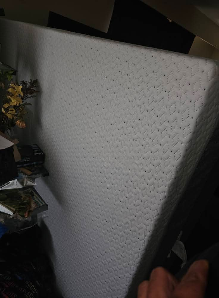 IKEA MALM Bed frame, Endy mattress - photo 2