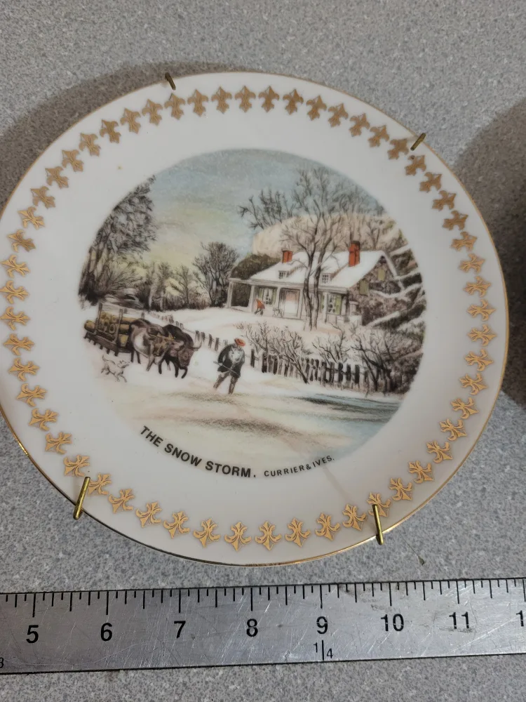 Currier & Ives Decorative Plates (Set of 4) image indicator(3)
