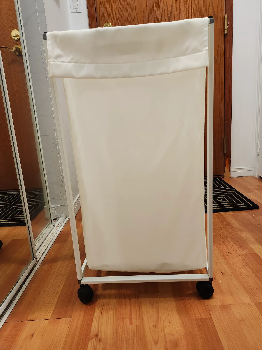 IKEA ENHET Laundry Bin with Casters - White image indicator(8)