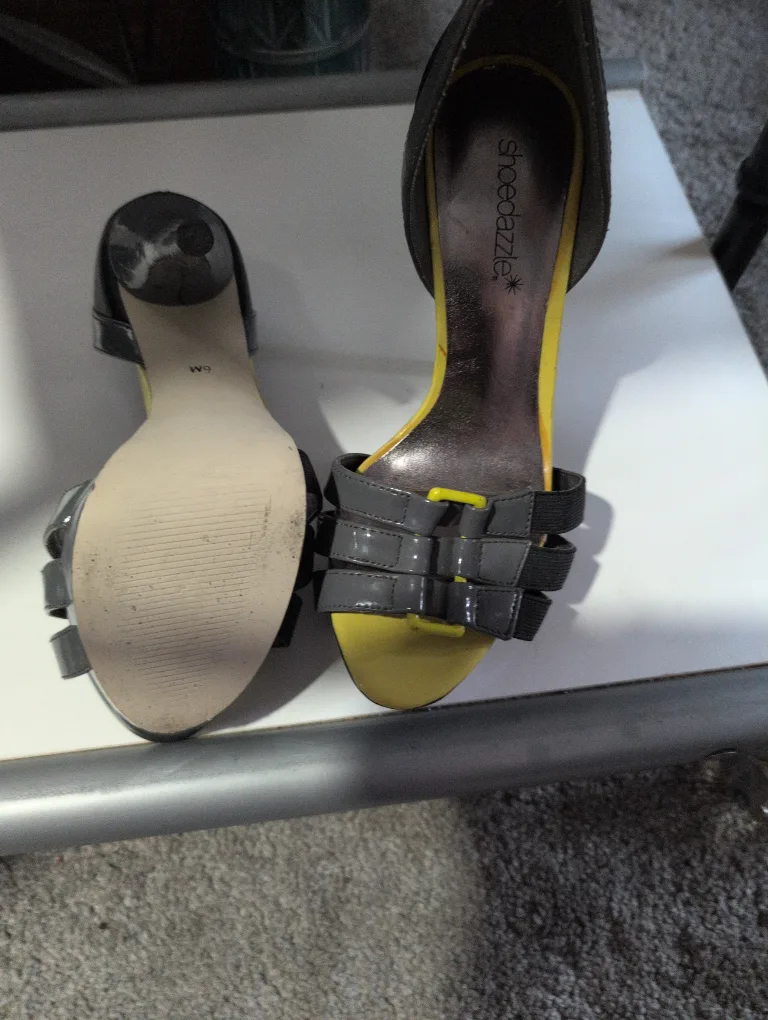 ShoeDazzle Heels - Size 6 image indicator(2)