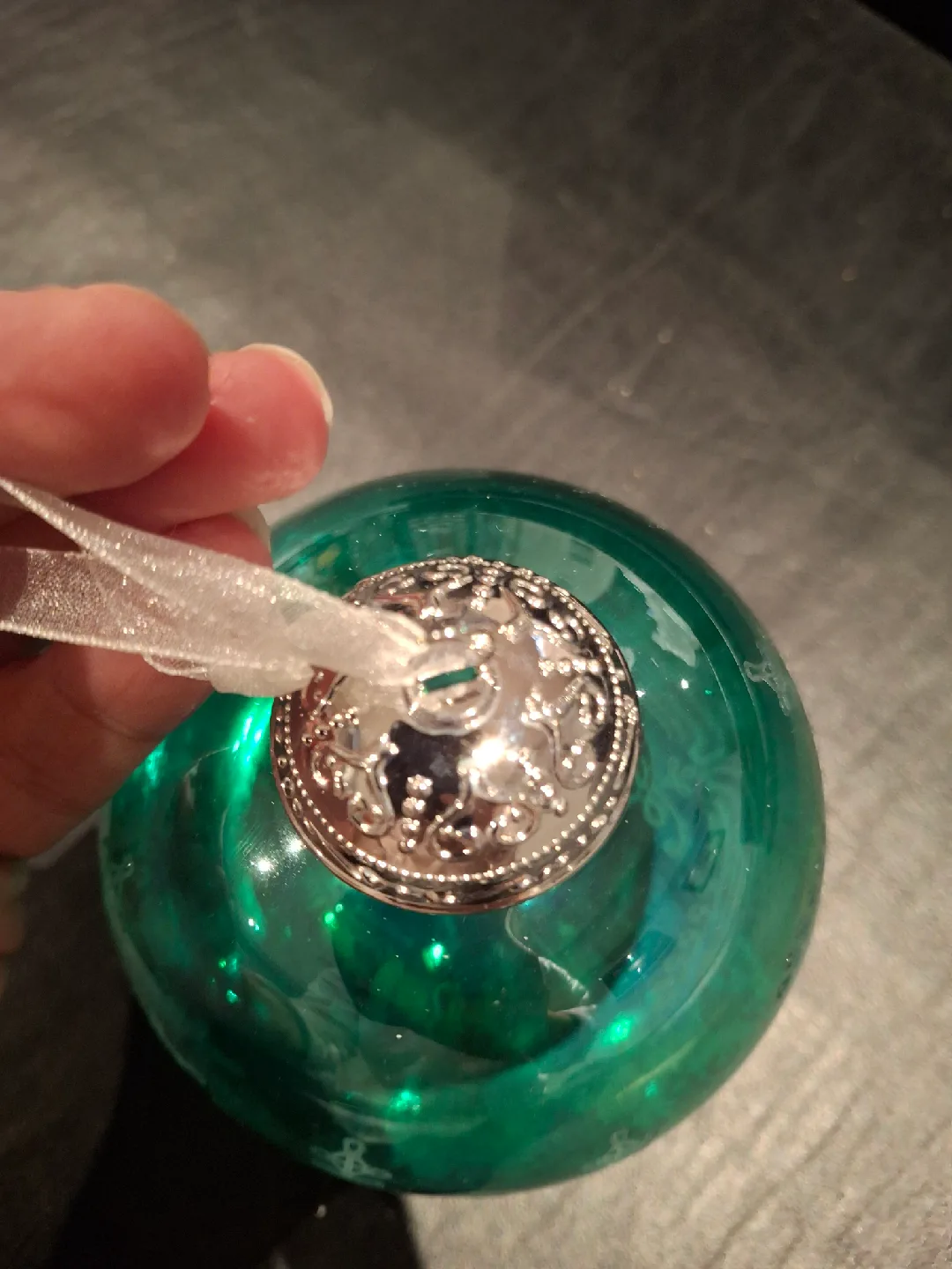 Hallmark 2018 christmas ornament image indicator(3)