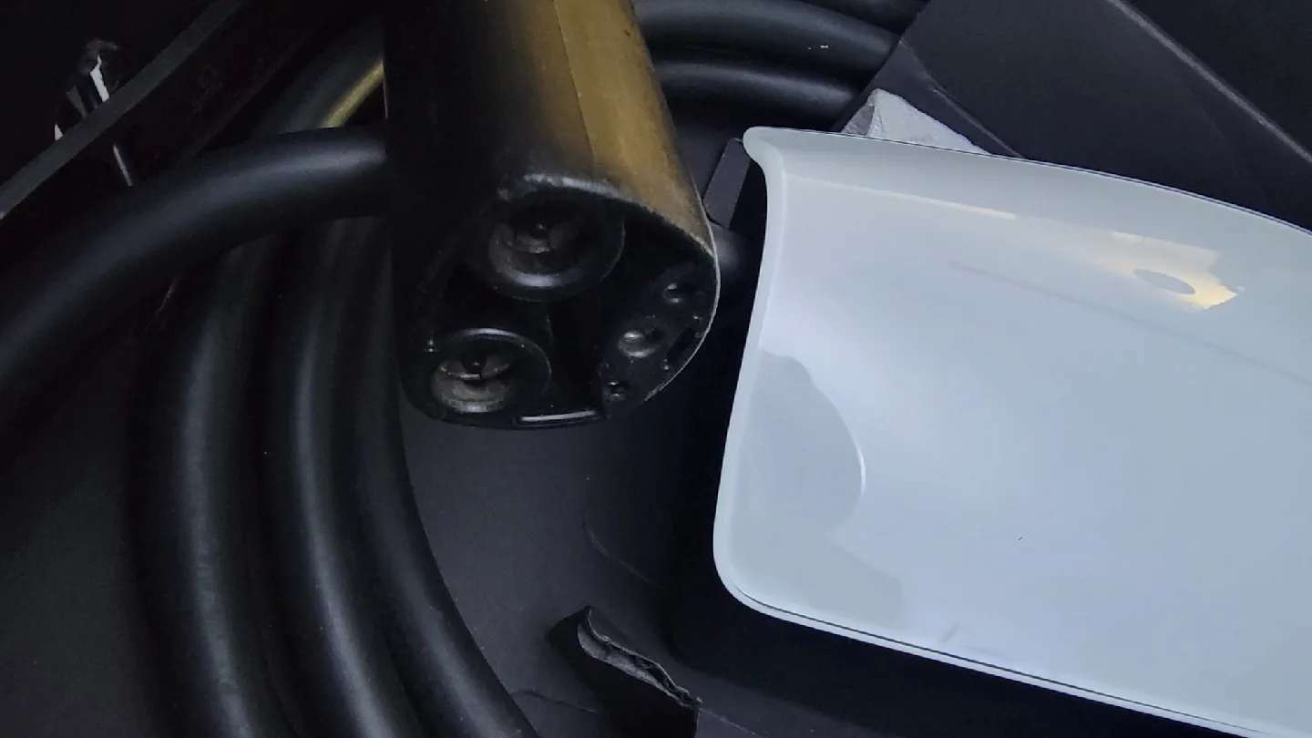 Tesla Wall Connector Gen 3 – Level 2 EV Charger As is image indicator(8)