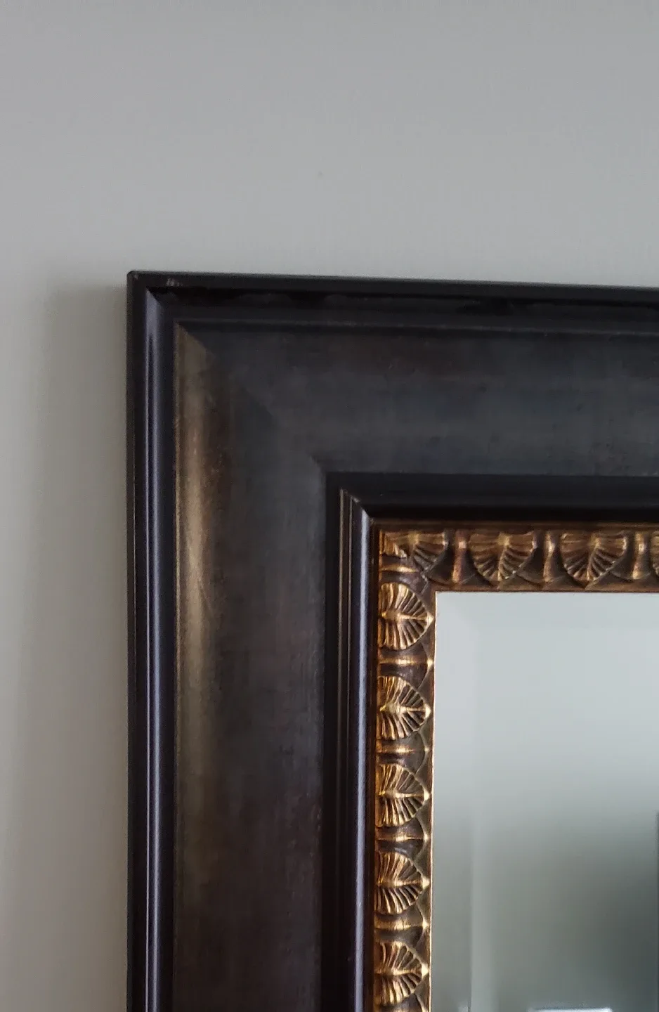 Framed Wall Mirror image indicator(2)