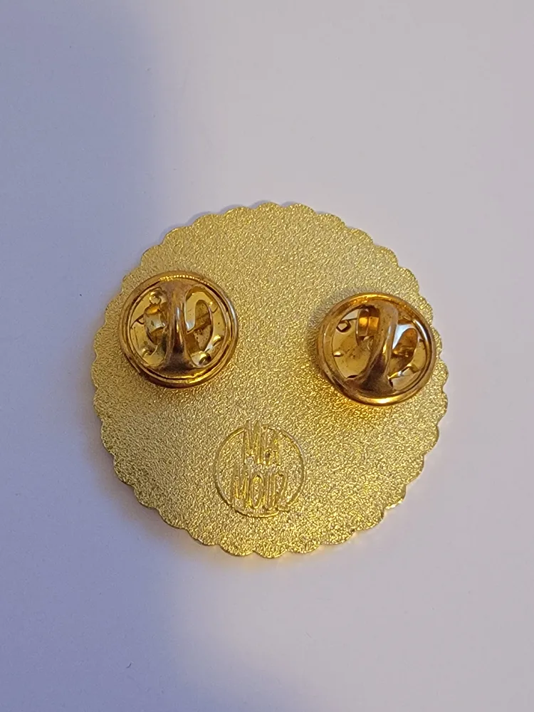 Mia Mouz Went Outside Pin image indicator(3)