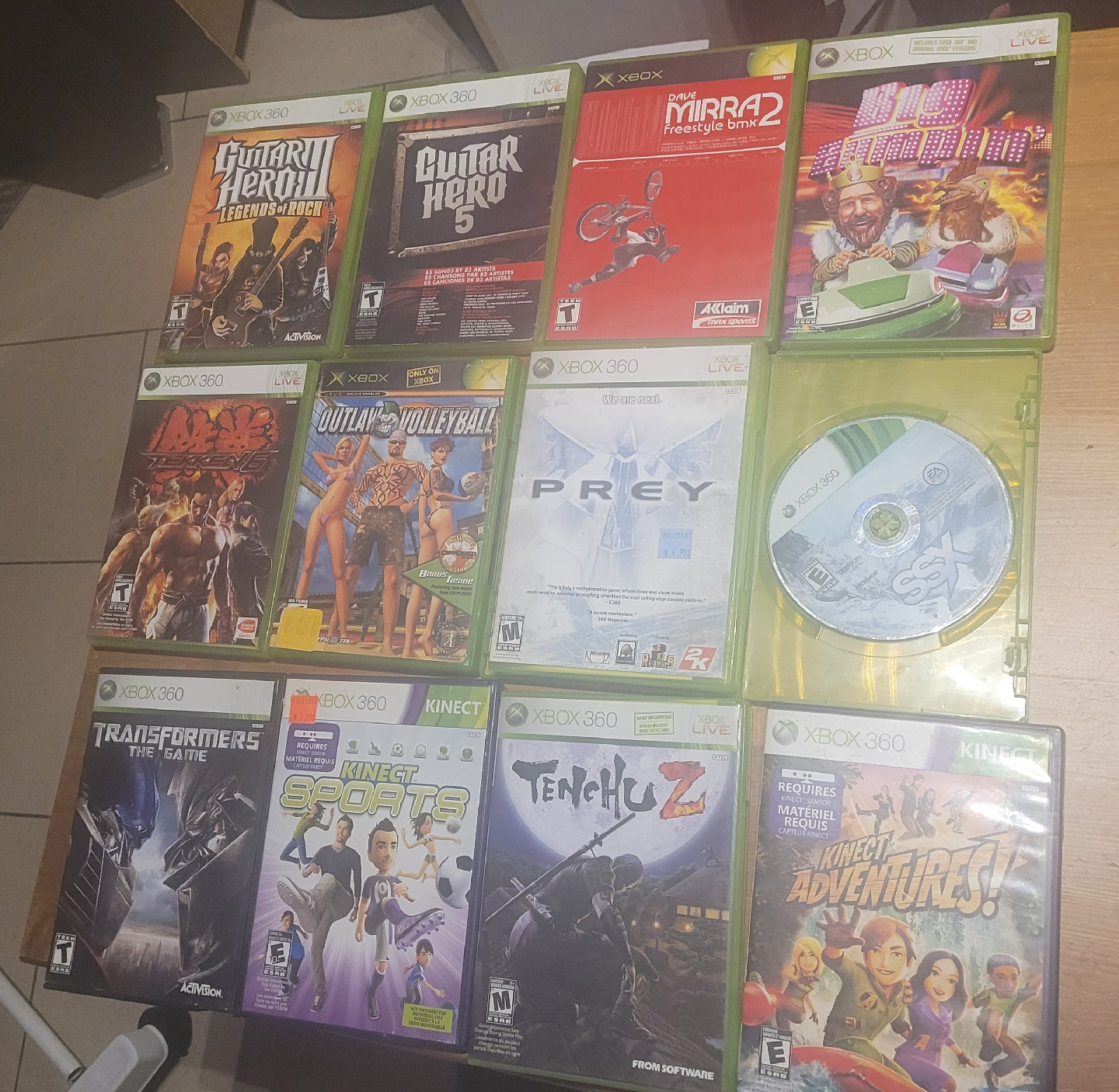 Xbox 360 Games & Guitar Hero Guitar - photo 5