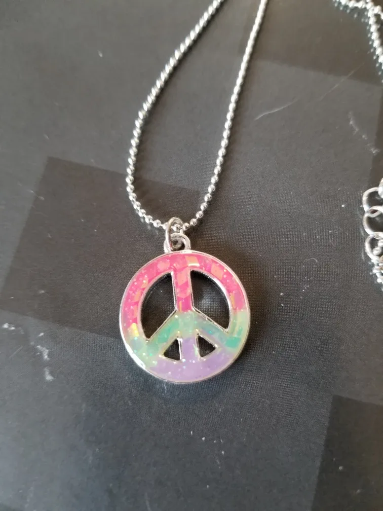 Claire's Peace Sign Necklace thumbnail