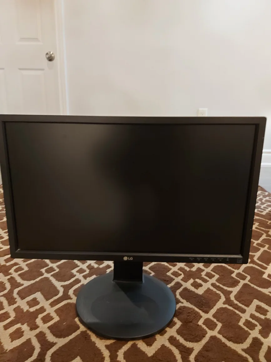 LG LCD Monitor thumbnail