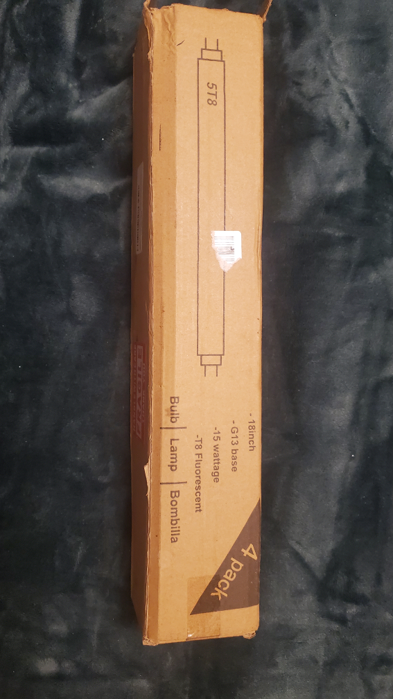 New 4-Pack 18" F15T8/CW Fluorescent Light Bulbs