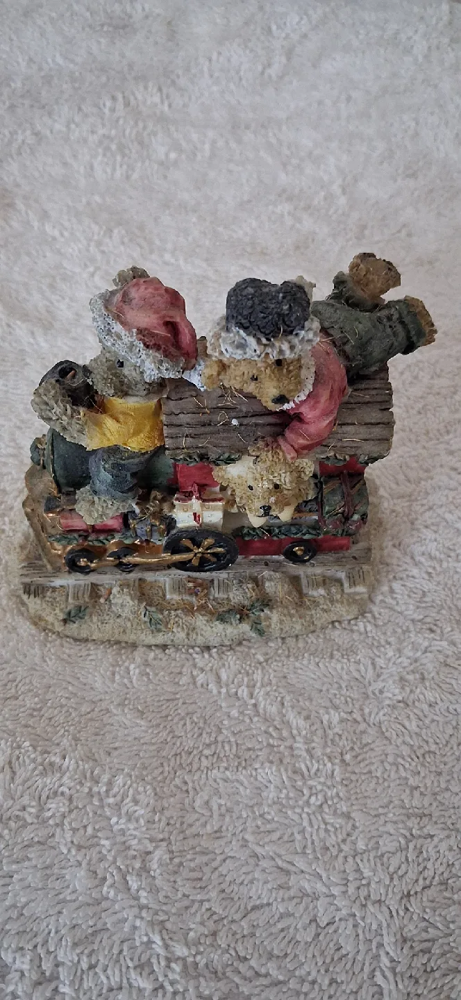 Resin Figurine image indicator(3)