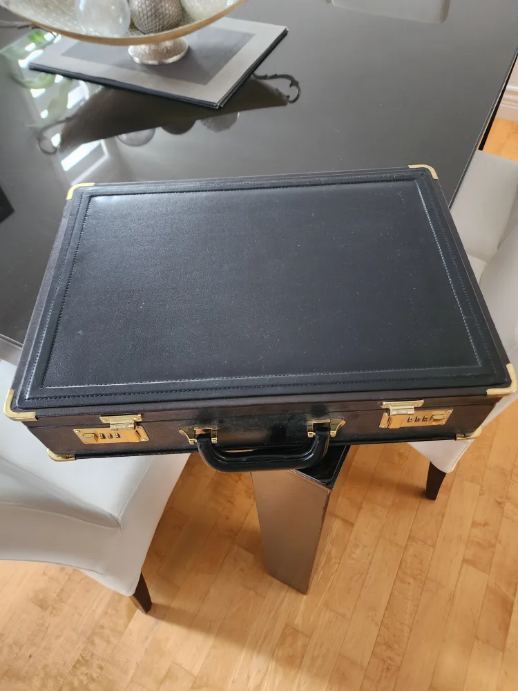 Black Leather Briefcase with Combination Locks image indicator(3)