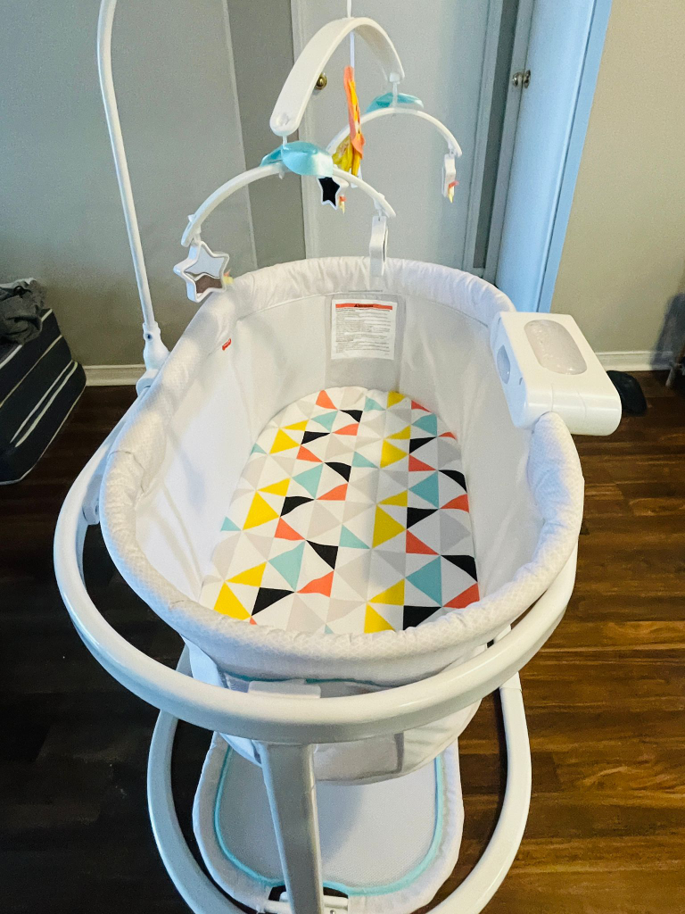 Fisher-Price Soothing Motions Bassinet