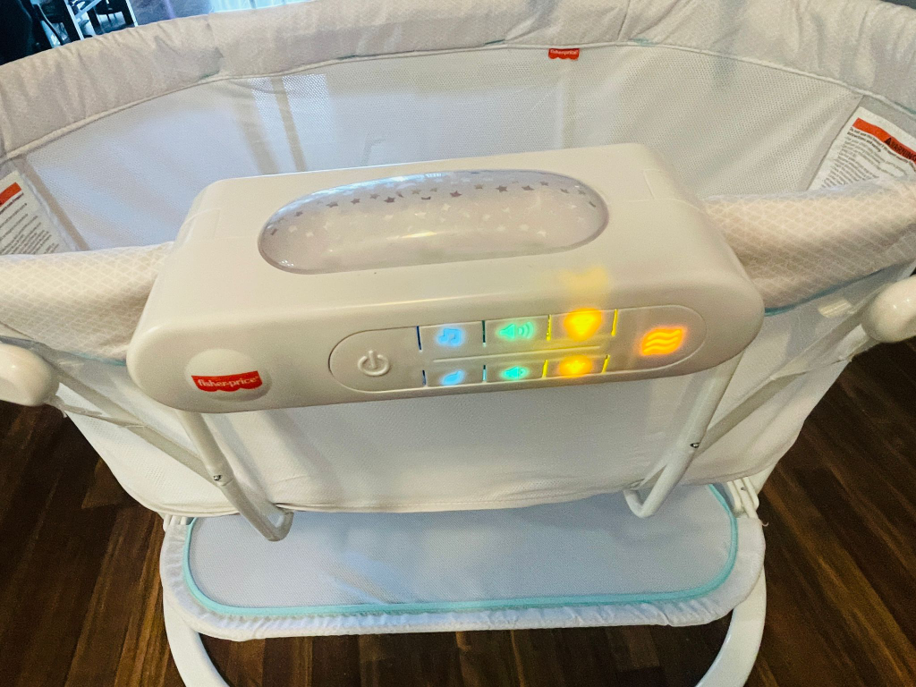 Fisher-Price Soothing Motions Bassinet - photo 3